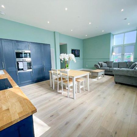 Appartamento Beautiful 2Br, Private Entry In Vibrant Leith Edimburgo Esterno foto