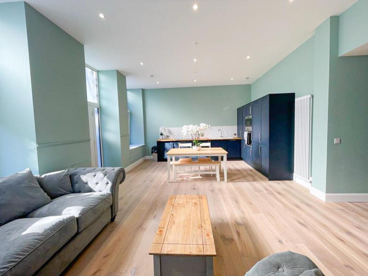 Appartamento Beautiful 2Br, Private Entry In Vibrant Leith Edimburgo Esterno foto