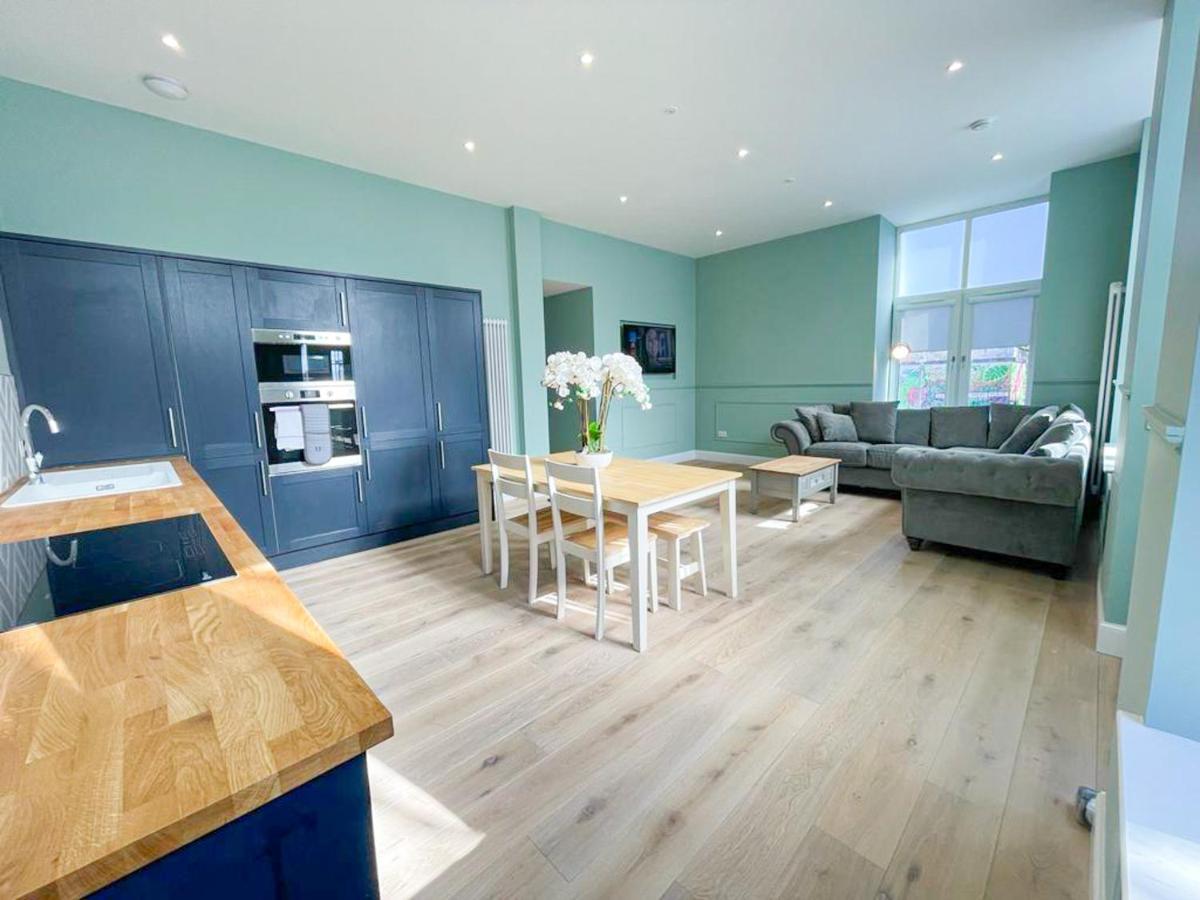 Appartamento Beautiful 2Br, Private Entry In Vibrant Leith Edimburgo Esterno foto