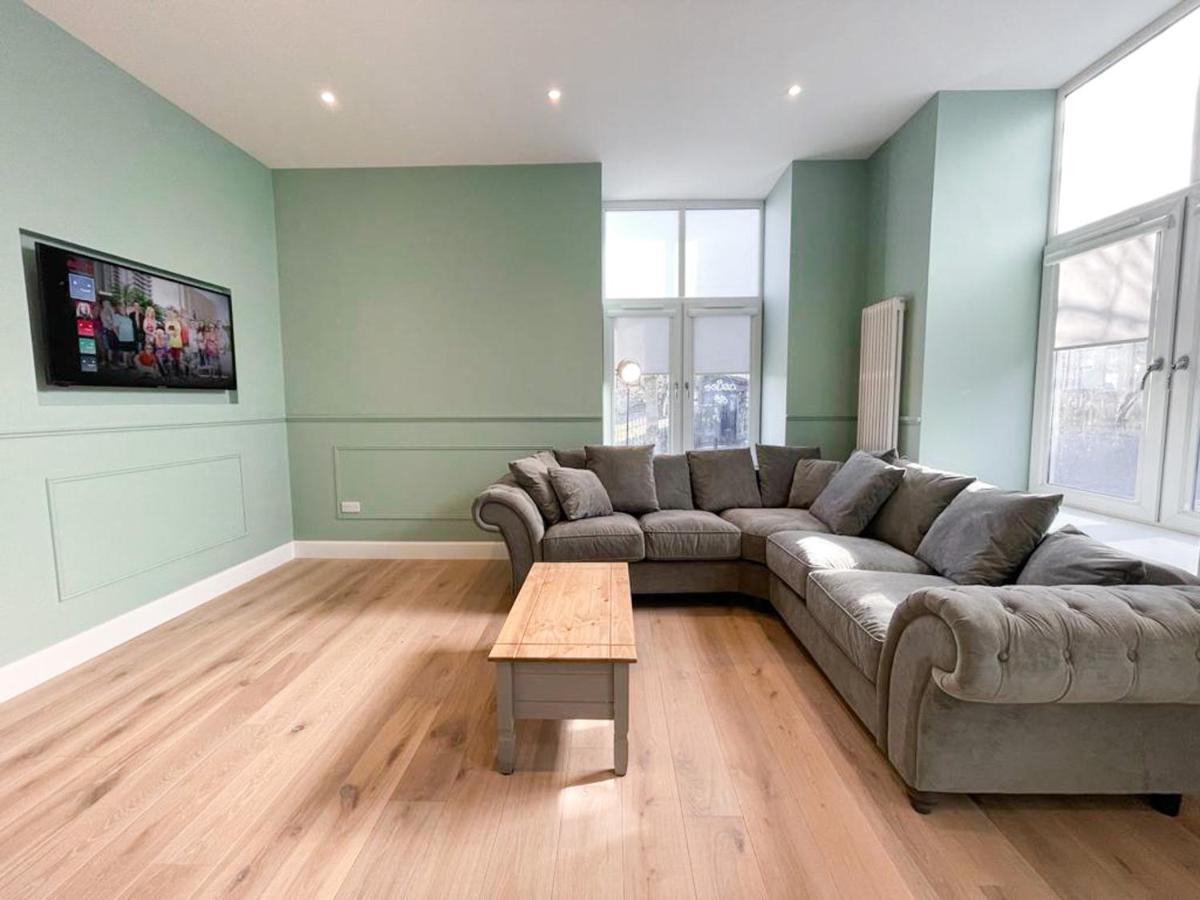Appartamento Beautiful 2Br, Private Entry In Vibrant Leith Edimburgo Esterno foto